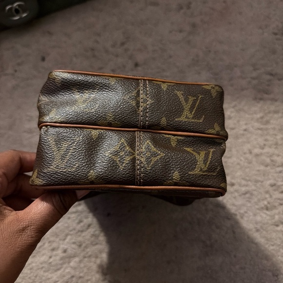 Louis Vuitton Brown Monogram Bag - Picture 4 of 7